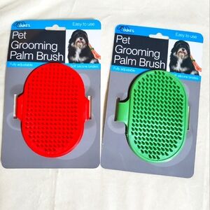 NWT PET GROOMING palm brushes x2